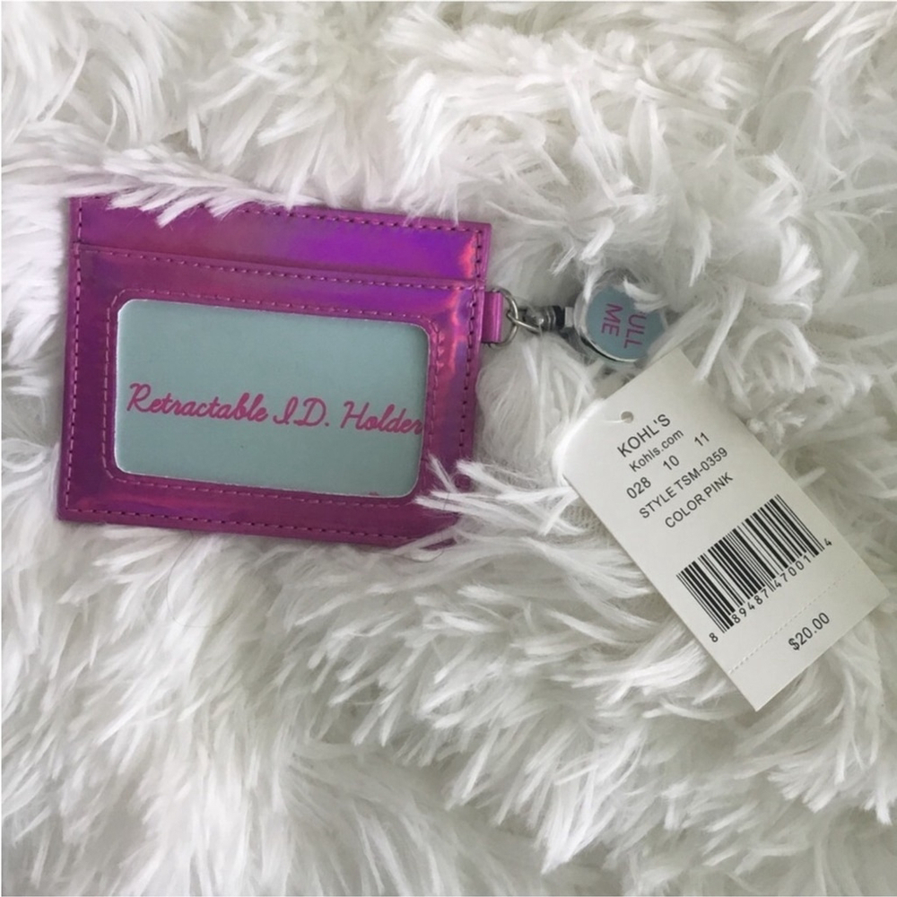 Kohl's Woman' or student retractable ID case attached retractable clip - Picture 7 of 11